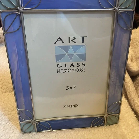 MALDEN Elegant 5x7 Stained Glass Frame, Handmade with metal/glass, blues/silver - Picture 5 of 10